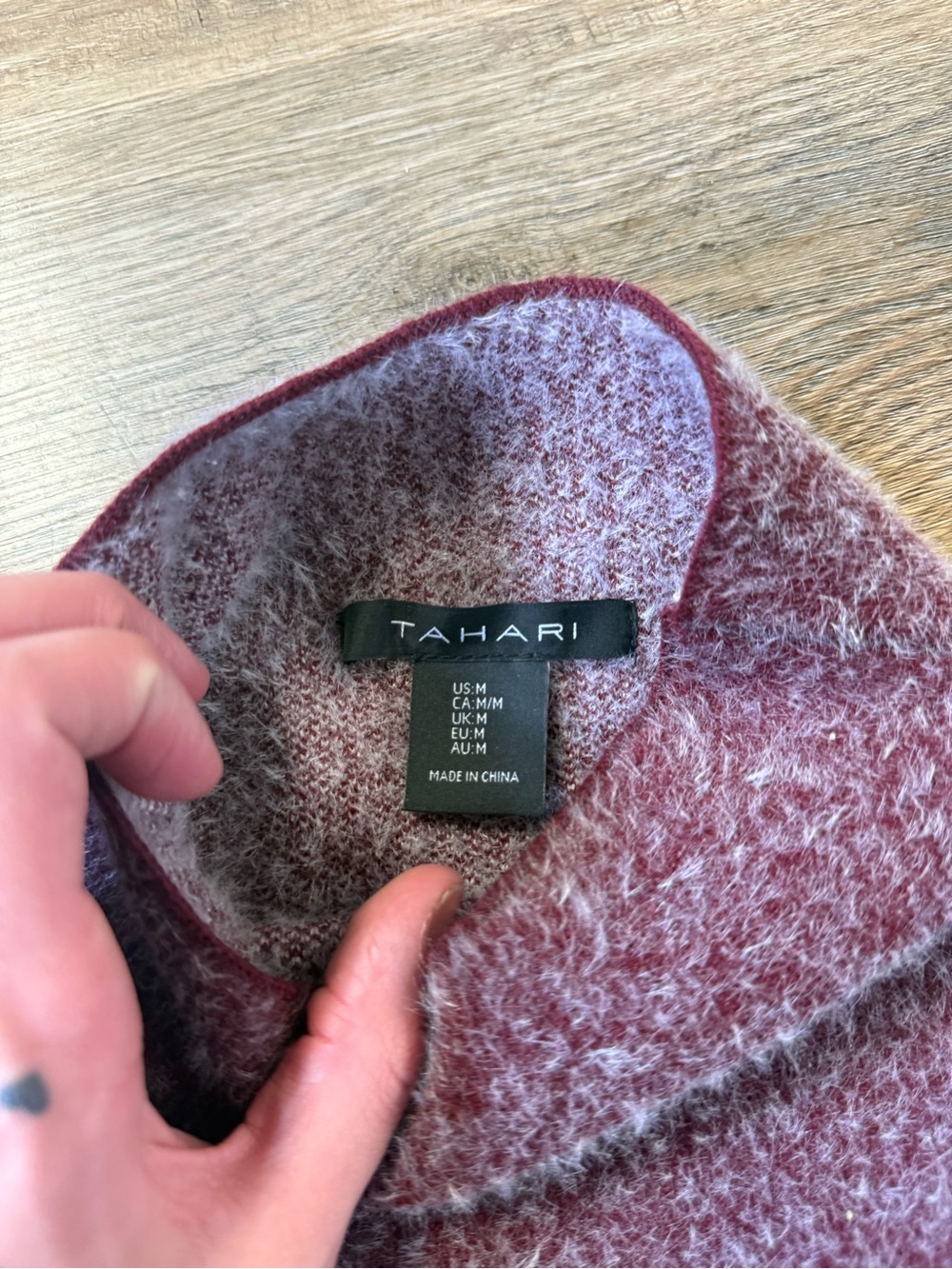 NWT Tahari Printed Sweater - Picture 6 of 6